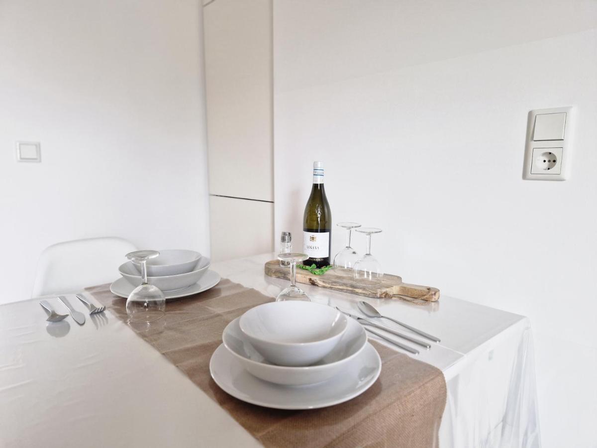 Like Apartment *